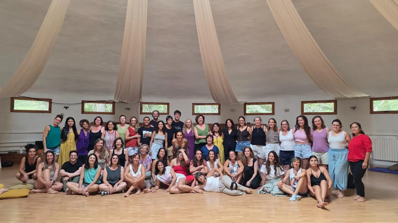Participantes de la formación durante una jornada presencial